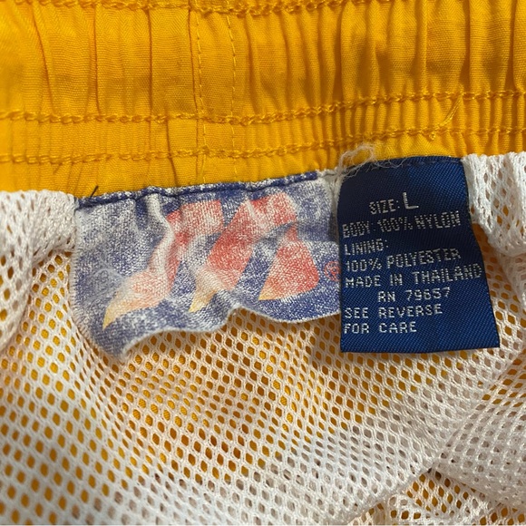 Vintage Mizuno Yellow Swim Shorts Men’s Size Large With Pockets - Picture 4 of 4